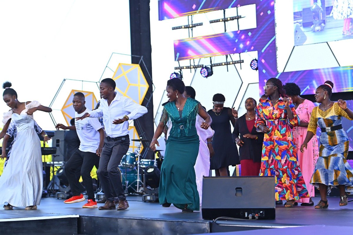 Ap_FidelSankara's tweet photo. THE VIBE IS HIGH IN KIGO!
It's electric here at the Zoe Fellowship grounds as we lift up the name of Jesus and celebrate the gift of Prophet Elvis Mbonye to our generation. 

#ProphetElvisMbonye 
#Honor2026 https://t.co/crqZ4w61vR