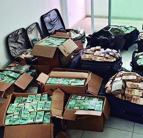 kaloro2000's tweet photo. @taoquei1 Saudade de quando a "democracia" era nosso Norte,  agora virou essa zorra ai! https://t.co/PpFF4ReCP2
