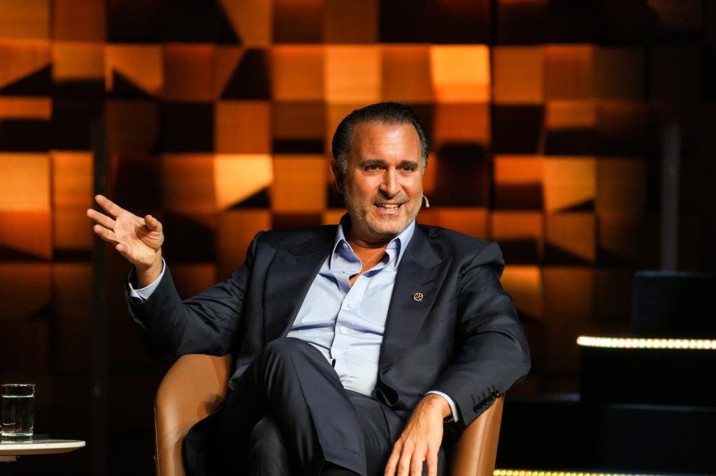 CountNefaria22's tweet photo. Quindi alla fine Jorge Mendes ci ha fatto la cresta su Ramos e Moreira e in cambio non ci ha venduto Leao (era intermediario con l'Aston Villa, non ll Gala), Estupinian, e non ci ha portato il centrale.
Gerry Cardinale, the Art of Business
#Milan https://t.co/TBOO5CStrZ