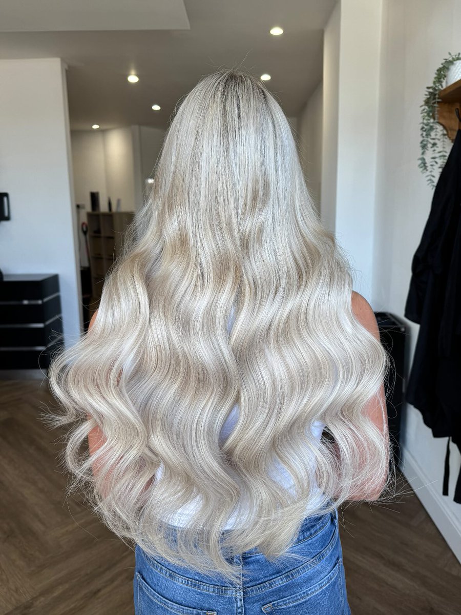 skarma612's tweet photo. Just 4 weeks until maternity leave and 10 well-deserved weeks off. I’m fully booked before and after, so I’ve been quiet while preparing for motherhood. Full blonde transformation with multi-tonal ash blonde nano extensions. https://t.co/tWZN8Pxr5k