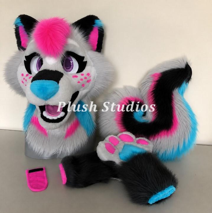 p1ushh's tweet photo. ✨Partial showcase✨

Grey, hot pink and cyan hitting all at once loved making this one. The colors are loud on purpose
Head, tail, paws and even the little brush
  
Commissions open if you want a bright partial like this

#Fursuit #FursuitPartial #FursuitMaker #furryart #furry https://t.co/dyUlzQsyMZ