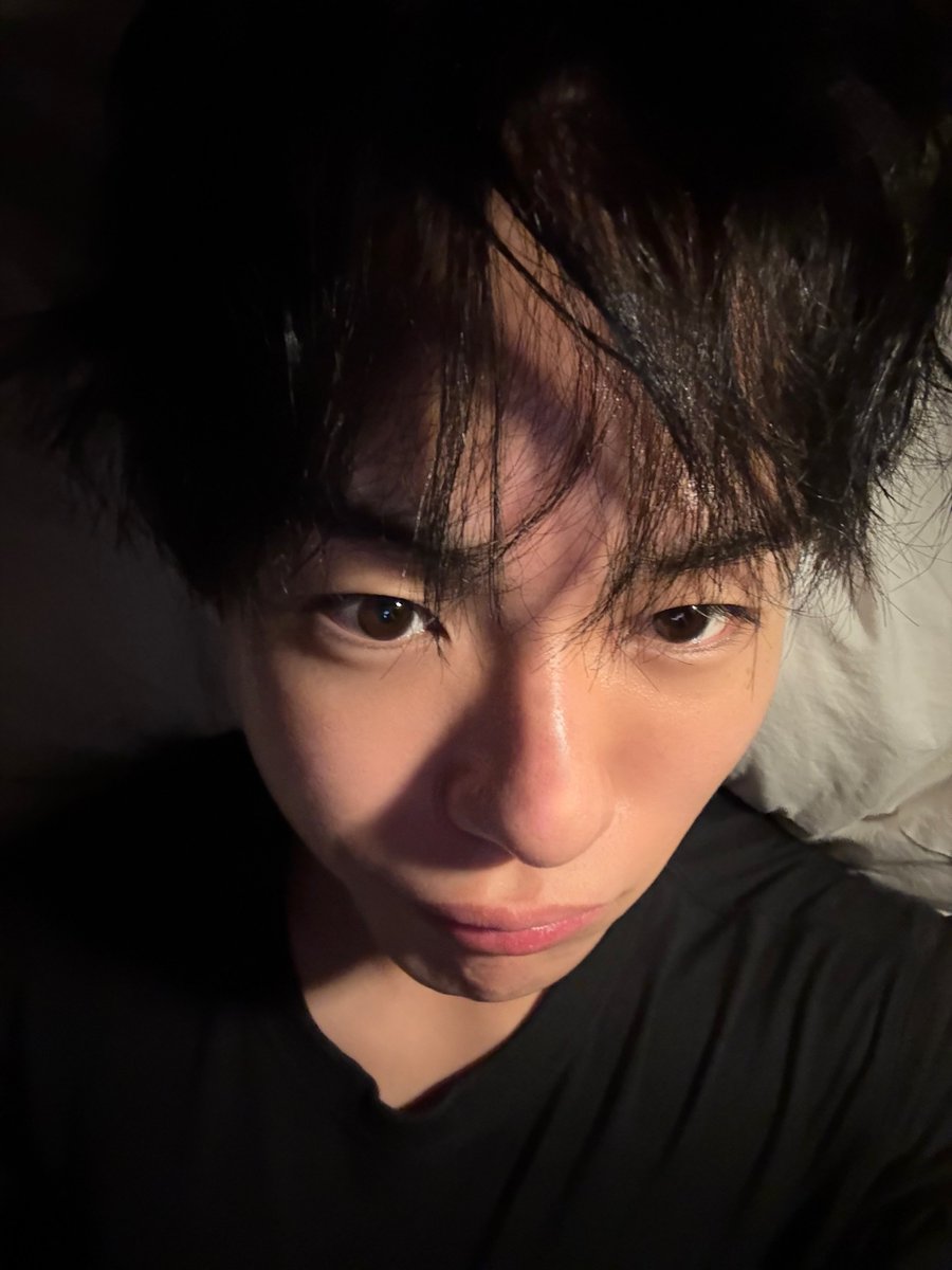 prettyguwrl's tweet photo. CB boleh hiphop, tapi ketua tetep aja menal menul😭🫵🏻 https://t.co/4xM3uwgS6K
