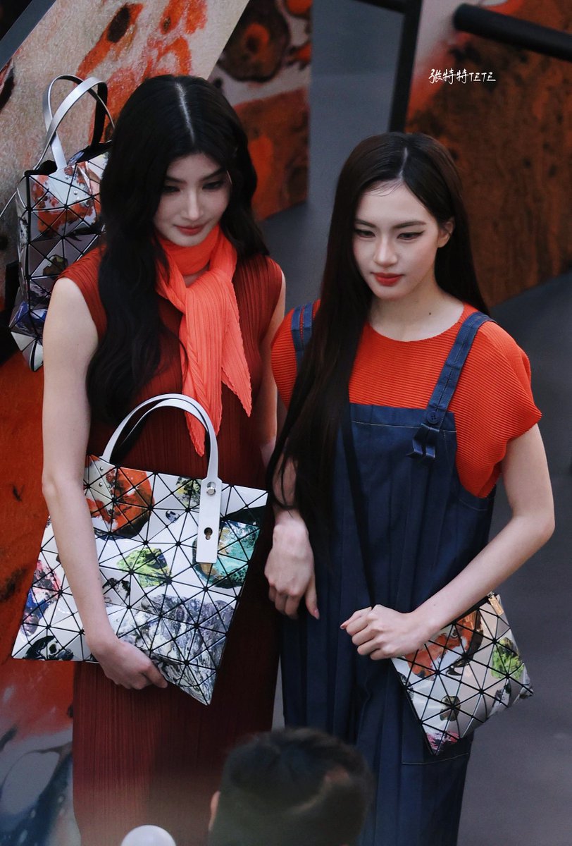 MbayeL693889's tweet photo. 👜👛
BLEJIE BAO BAO ISSEY MIYAKE ICONSIAM
#BAOBAOCOSMICICONSIAMxBLEJIE
#BleJie
#BAOBAOCOSMIC
#everydaywithBAOBAO
#ICONSIAM https://t.co/xLNIWobxqD
