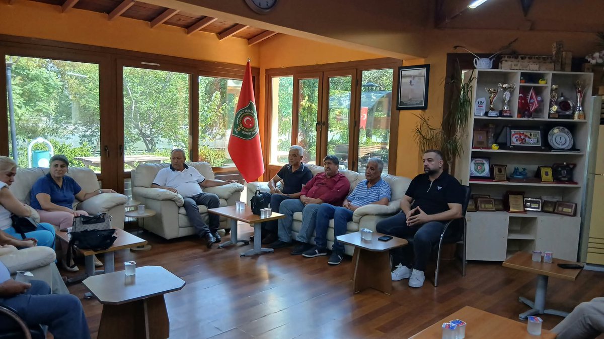 HarpAdana's tweet photo. Anahtar Parti Seyhan ilçe Başkanı Sn. Sibel Cakmak ve yönetim kurulu derneğimizi ziyaret etmişlerdir. Nazik ziyaretlerinden dolayı teşekkür ederiz. https://t.co/Bacv1jFS3l