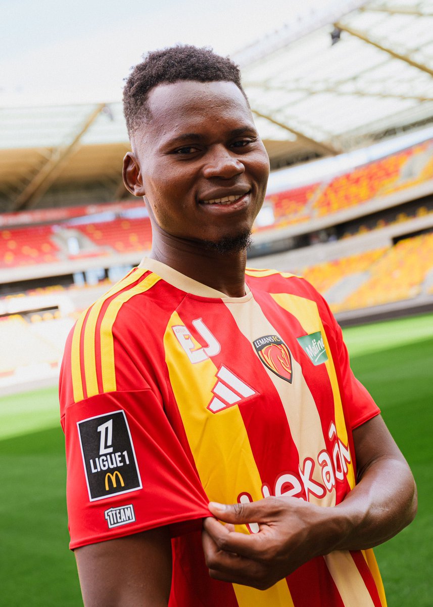 ActuFoot_'s tweet photo. 🚨 OFFICIEL ! HABIB DIALLO 🇸🇳 SIGNE 3 ANS AU MANS !!!! ❤️💛

📸 @LEMANSFC https://t.co/JVYaBov7Qd