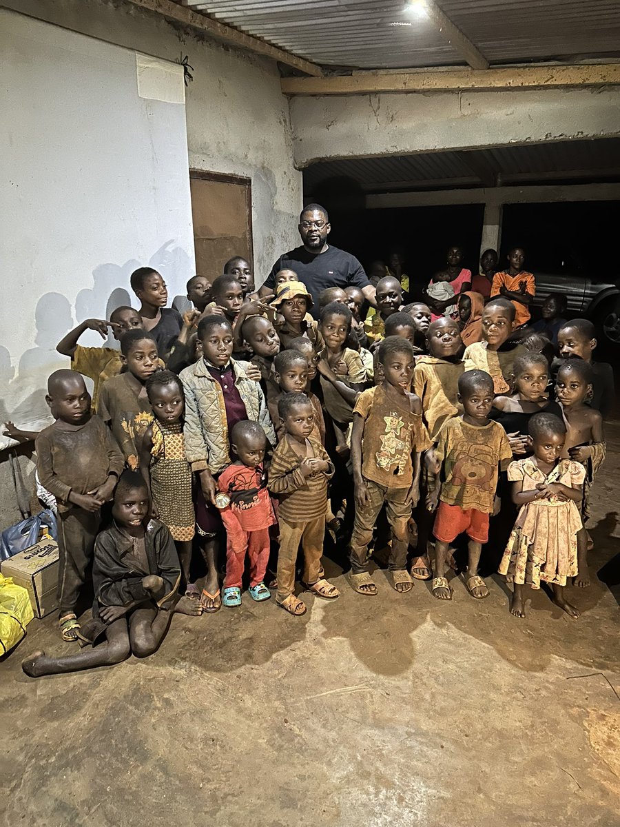 KamtoGabriel's tweet photo. Je partage avec vous mon dernier voyage auprès des miens.☺️
Bénévole par passion 🇨🇲 https://t.co/vO0Sw7lWNd