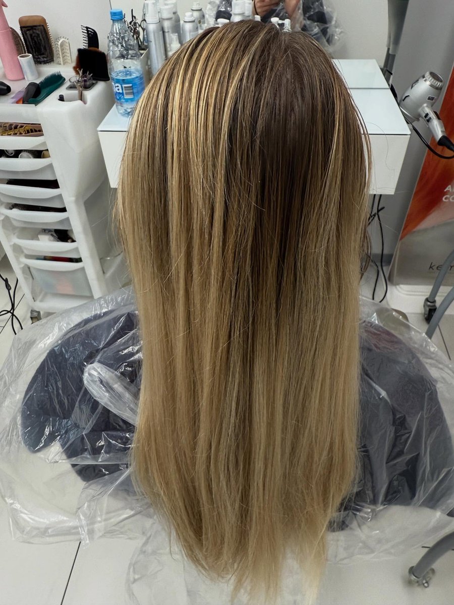 isitah's tweet photo. Želja stranke je bila bolj naravna barva. Njen odziv: "Jaz te moram objeti. " Hvaležna sem, da z ekipo ustvarjamo iskreno in spontano ter začutimo vaše zadovoljstvo. Hvala. https://t.co/89e40BcBjT