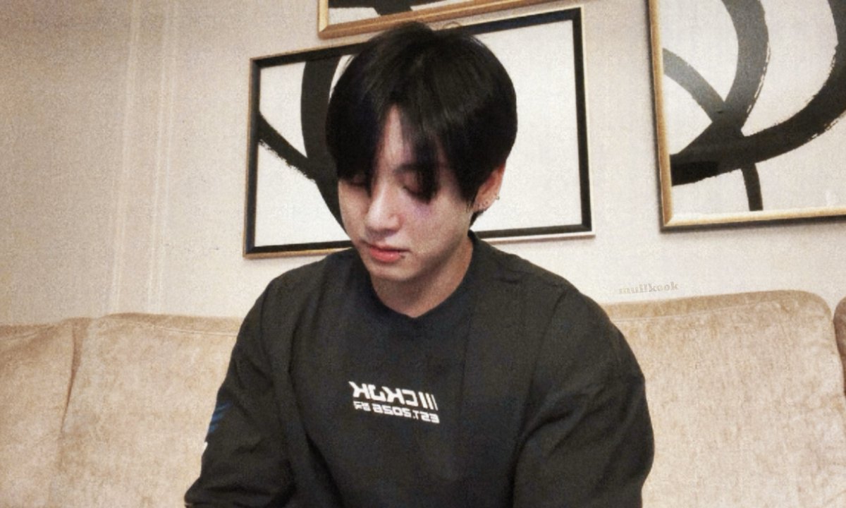 mullkook's tweet photo. 260901 wvs live | Wallpaper

#JUNGKOOK #정국 https://t.co/5a9viToatQ