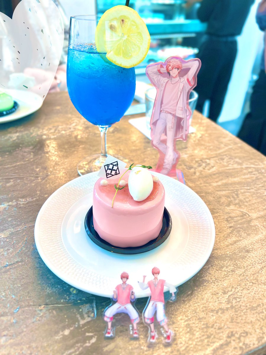 oniqdayo's tweet photo. 先日の周年併せ🩷💚💜
ケーキ変わっちゃう前に行けてよかった🫧
いつも仲良くしてくれてありがとう𓂃 𓈒𖧷 https://t.co/FXj9jpULpb