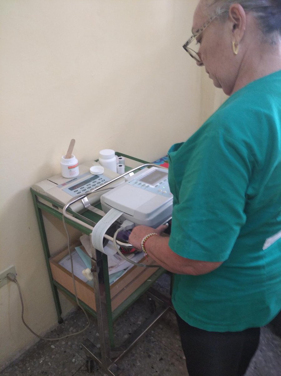 PolMachacoGbcoa's tweet photo. Departamento de Electrocardiograma Pol. Doc. Ángel Machaco Ameijeiras

Atendiendo con esmero a los pacientes que requieren de este medio  para un diagnostico de su salud https://t.co/HL9oMqgloy