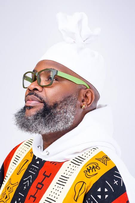 Smooth981FM's tweet photo. #NP Yungba Yungba @JesseBuga
on #TheKazbah981 with @oluwaseun_ro
Listen Live:
https://t.co/MN0iYyhDFi
❤💙🤍
#Smooth981 #LoveMusic #LoveLife #SmoothFmLag https://t.co/edvEX3vXEl