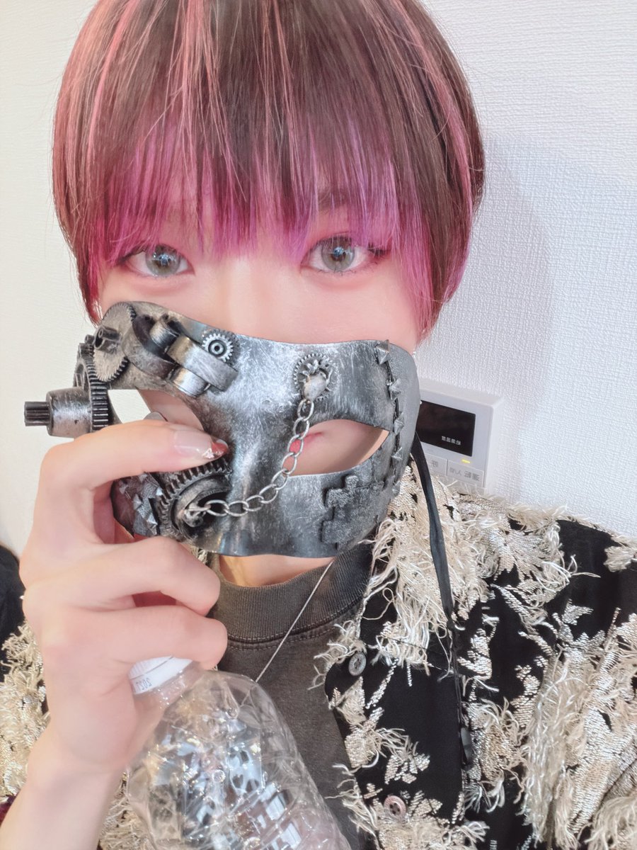 tyougakusei's tweet photo. 肉チョモライブ同時視聴ありがとうございました

一ファンとしても、同じ歌い手としても、大変貴重な時間をご一緒できました

超学生たちも負けずにがんばろうね https://t.co/lfgdV7Q6vu