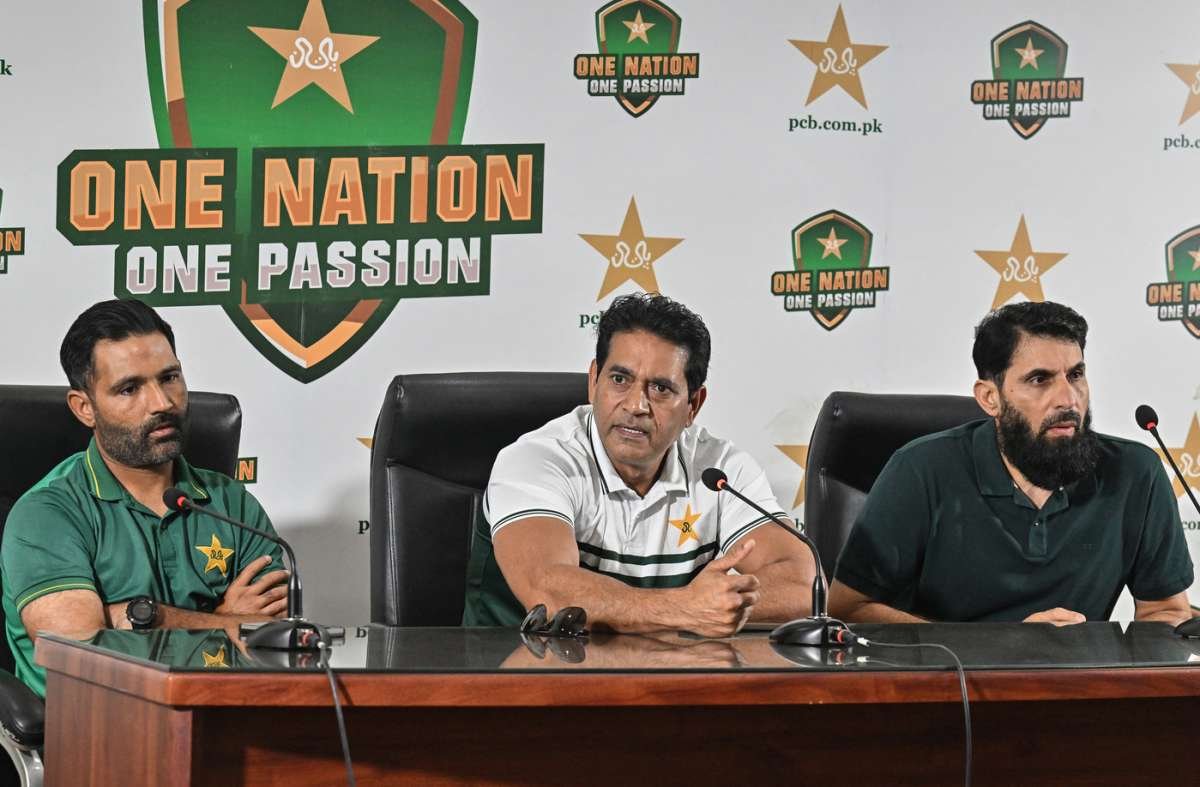 Zohaibfan's tweet photo. 🚨 ANOTHER PCB RESIGNATION! 🇵🇰
Asad Shafiq has reportedly offered his resignation from the selection committee, while Misbah-ul-Haq is also stepping down as Pakistan’s batting consultant. 👀
#PakistanCricket #ENGvPAK https://t.co/cLCUM34uCv