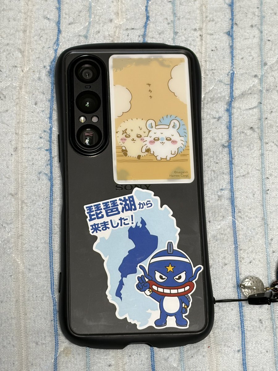 Ein_Direktor's tweet photo. #滋賀レイクス
#レイラック滋賀

おマグとうーまくん
コラボダイカットフィルム

だからフィルムでかいってーw
前のおマグのもでかいしw
まぁこういう使い方は想定されてない
んやろうけどね。

ちょっと端っこハサミいれた。 https://t.co/xDQsgfbFDb