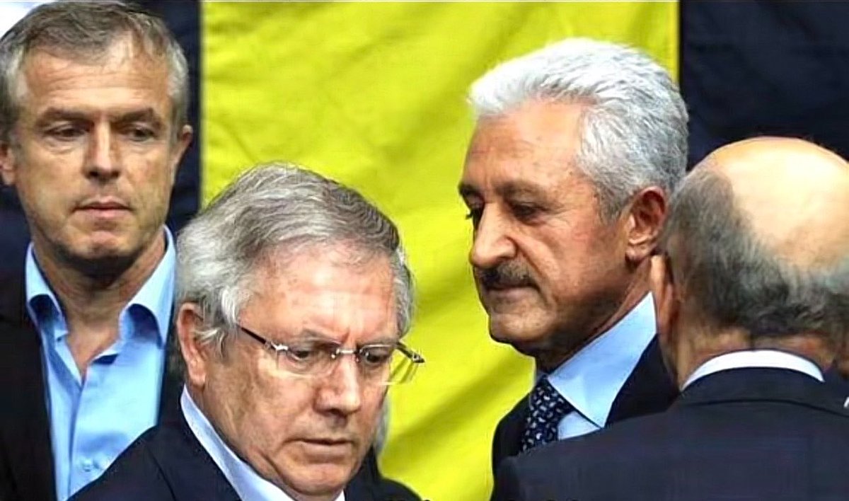 careaydinlar's tweet photo. Sen Fenerbahçe’yi şampiyon yapmak için başkan olmadın; Mehmet Ali Aydınlar’ın başkan olmasını engellemek için başkan oldun. 

Yazıklar olsun sana❗️ https://t.co/4q0Omx6Fsm