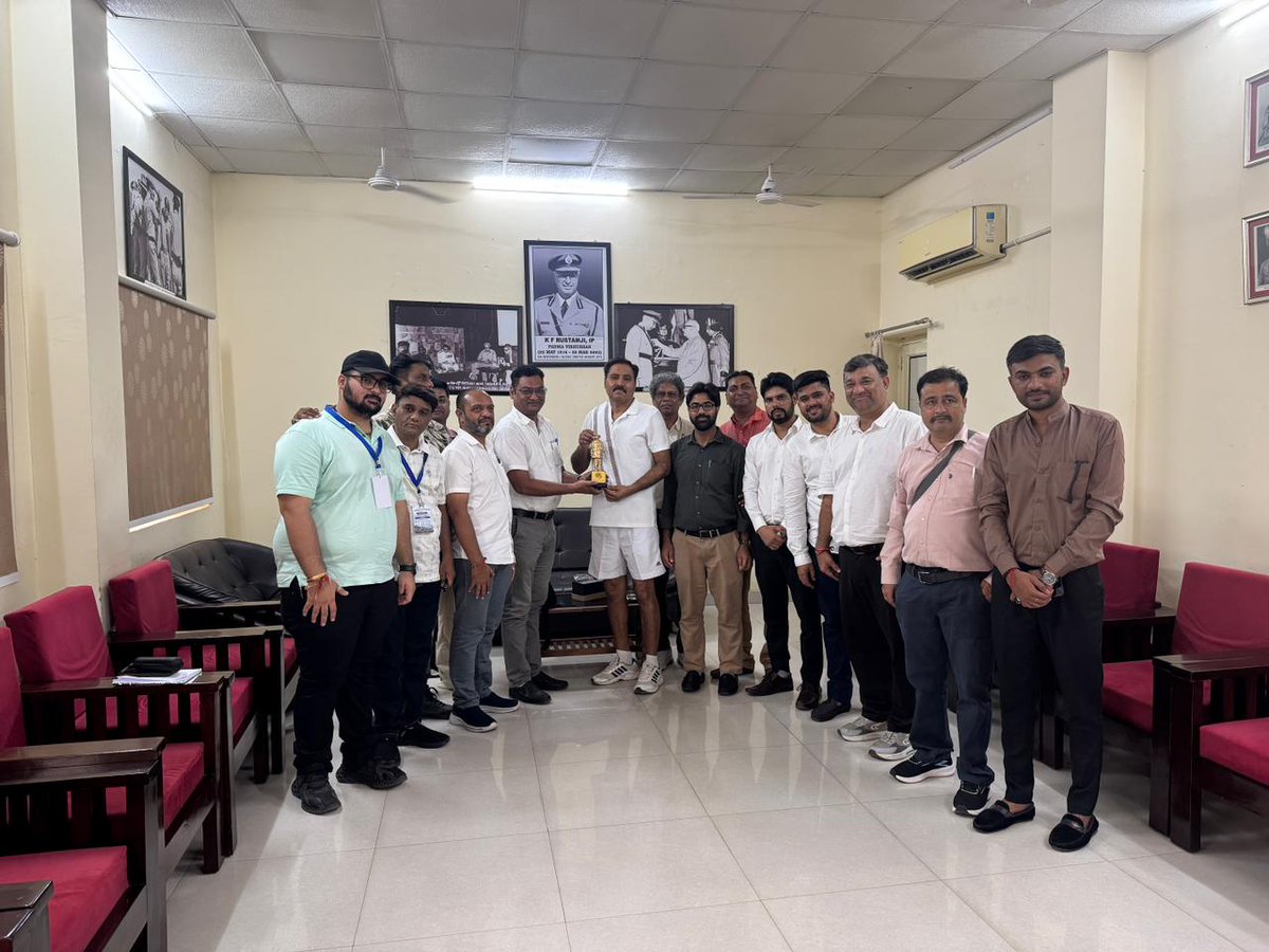 PIBSrinagar's tweet photo. As part of the exposure tour of Press Information Bureau (PIB) a media delegation from Ahmedabad, visited Suchetgarh Border, and interacted with personnel of the Border Security Force (BSF). The delegation was briefed on border tourism initiatives and role of security forces. https://t.co/veu8AjbiOl
