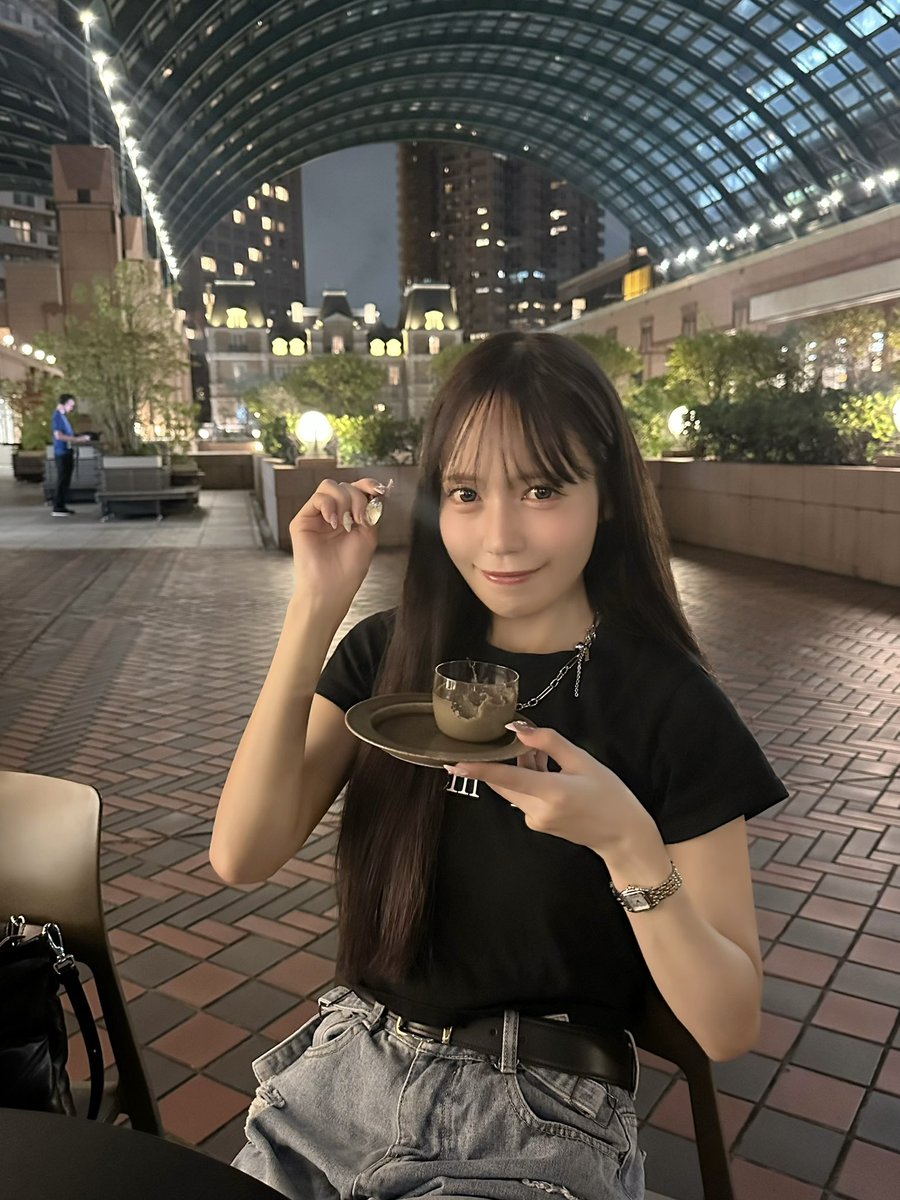 morohashi_sana's tweet photo. 夜カフェ巡り🌙*ﾟ https://t.co/JWzIJER53S