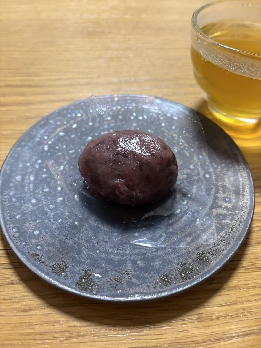knbin3's tweet photo. 赤福朔日餅
九月は萩の餅 https://t.co/WzviqTiIF3