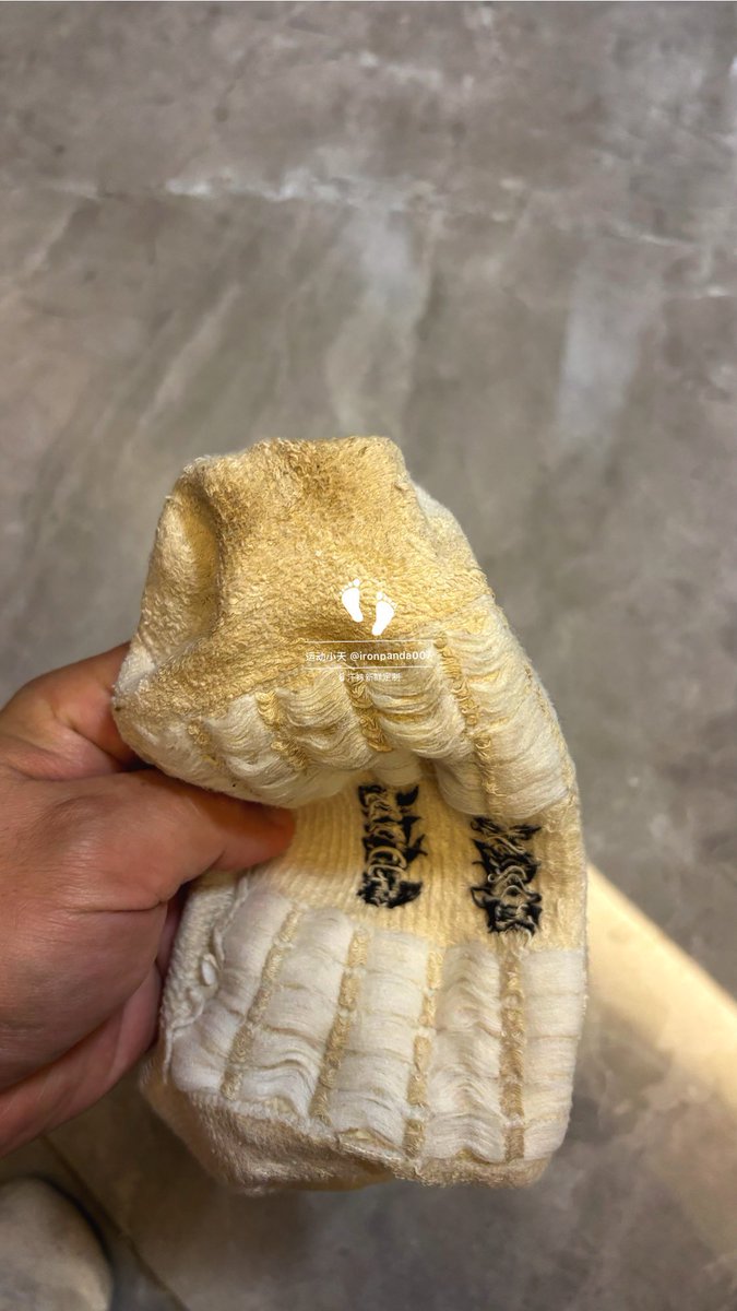 yu_kd31181's tweet photo. 喜欢雄臭爷们的来
转发抽送三双袜子 https://t.co/q3Av7mLRCA