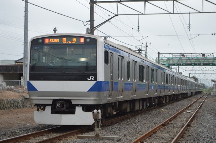 rambaral583's tweet photo. 2026年9月1日 稲田駅にて
E531系 K407 回8725M KY出場回送
E531系 K557 762M 普通 小山行き

稲田駅ではケツ側ホームよりハミ出して停車、762Mと交換。

#E531系 #水戸線 https://t.co/mOyy89cSRo