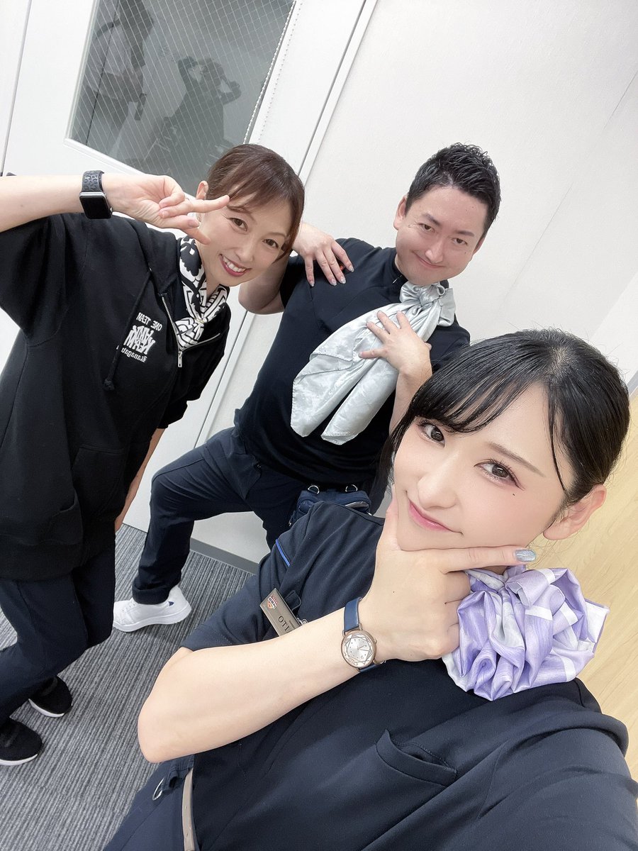 maru_chigasaki's tweet photo. 💜ﾁｬﾝｶﾖでぃ💜

最近茎ﾜｶﾒにﾊﾏｯておる(o'ч'o)
好きな人〜( ˙˘˙ )ﾉ

平塚店でお勉強してきたんだぜぃ(-⊡ω⊡)ゞ

平塚店の綾子さんとあきさん💕
平沢店の甲崎さんとタツヤさん💚

素敵なスタッフさんなのだ♪( ◜ω◝و(و "

次は必ず小田原店のかわい子ちゃんと写真撮るんだ(๑˃̵ᴗ˂̵)و ✨️ https://t.co/TJ4iBJSXYK