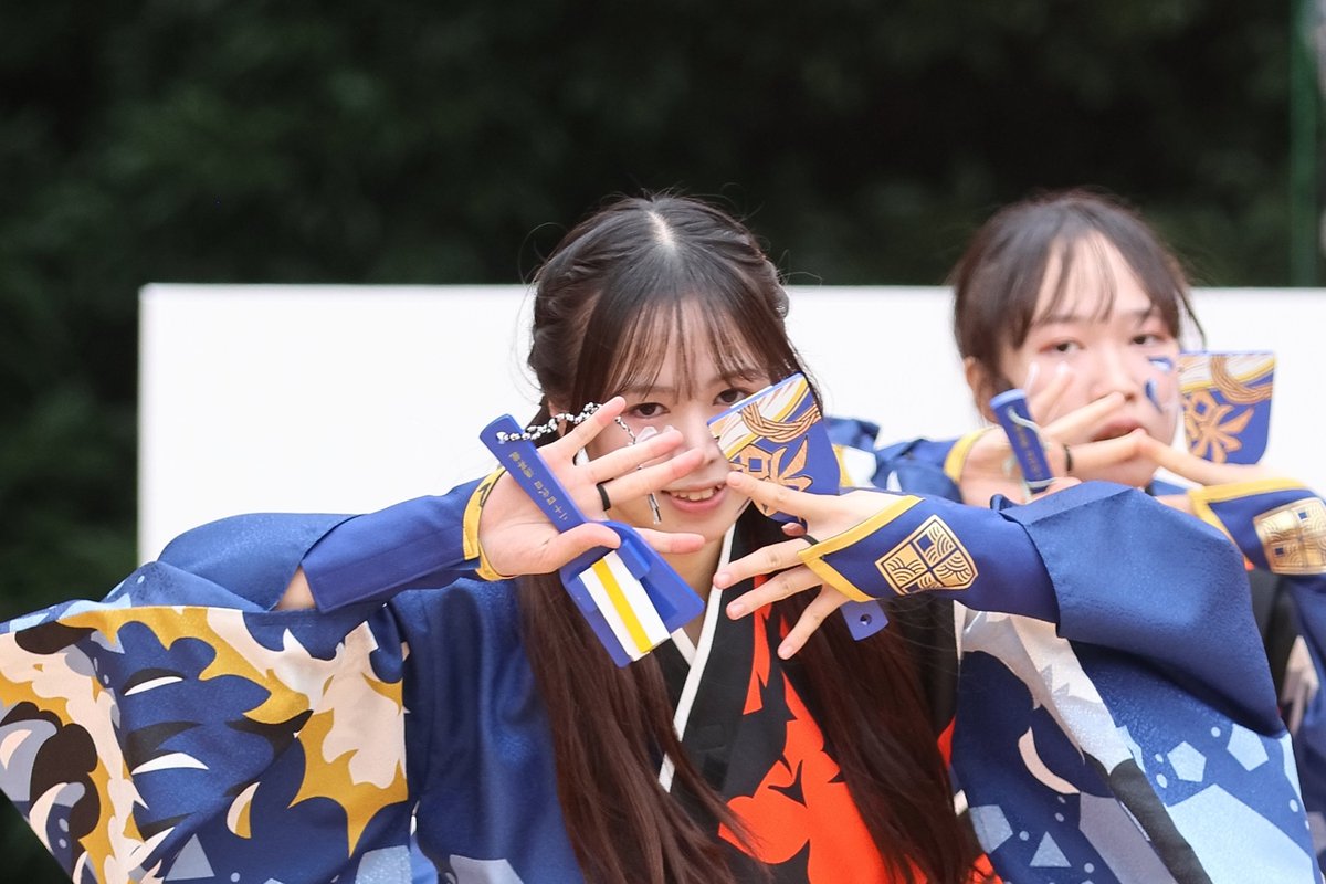 minato927148's tweet photo. 北里三陸湧昇龍さん
原宿スーパーよさこい
原宿口ステージ１

かなりの人混みで後ろからの撮影となりましたが、観客の後ろのスペースが空いていましたので回り込むことができました。
元気いっぱいの演舞は撮る方も楽しくなりますね☺️

#北里三陸湧昇龍　さん https://t.co/6FfgnbR3hS