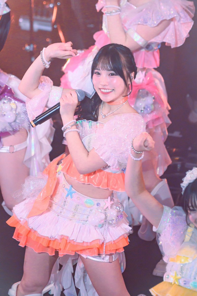 obayashi_yuika's tweet photo. 次の虹コンワンマンは12/10(木) Zepp Diver Cityです🎤

虹コンの可能性ってたくさんある！って思えているから、次のワンマンが本当に楽しみです❤️‍🔥

冬楽しみたいし、アツアツにもしたい！
虹コンの良いとこ取りワンマン遊びにきてね

一般チケット発売中❣️
https://t.co/rYPsFcFCbI https://t.co/qlQp2K9lRb
