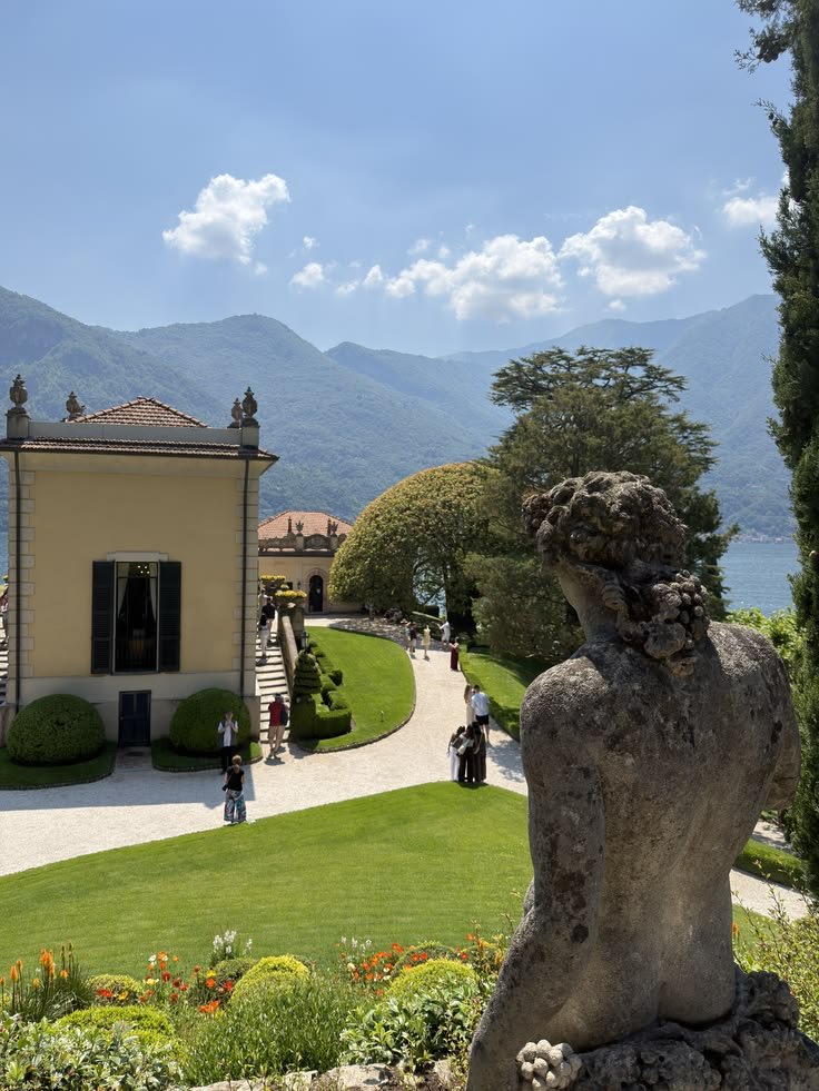onllycutestuff's tweet photo. Villa Balbienello, Lake Como https://t.co/MUtSAnzzqT