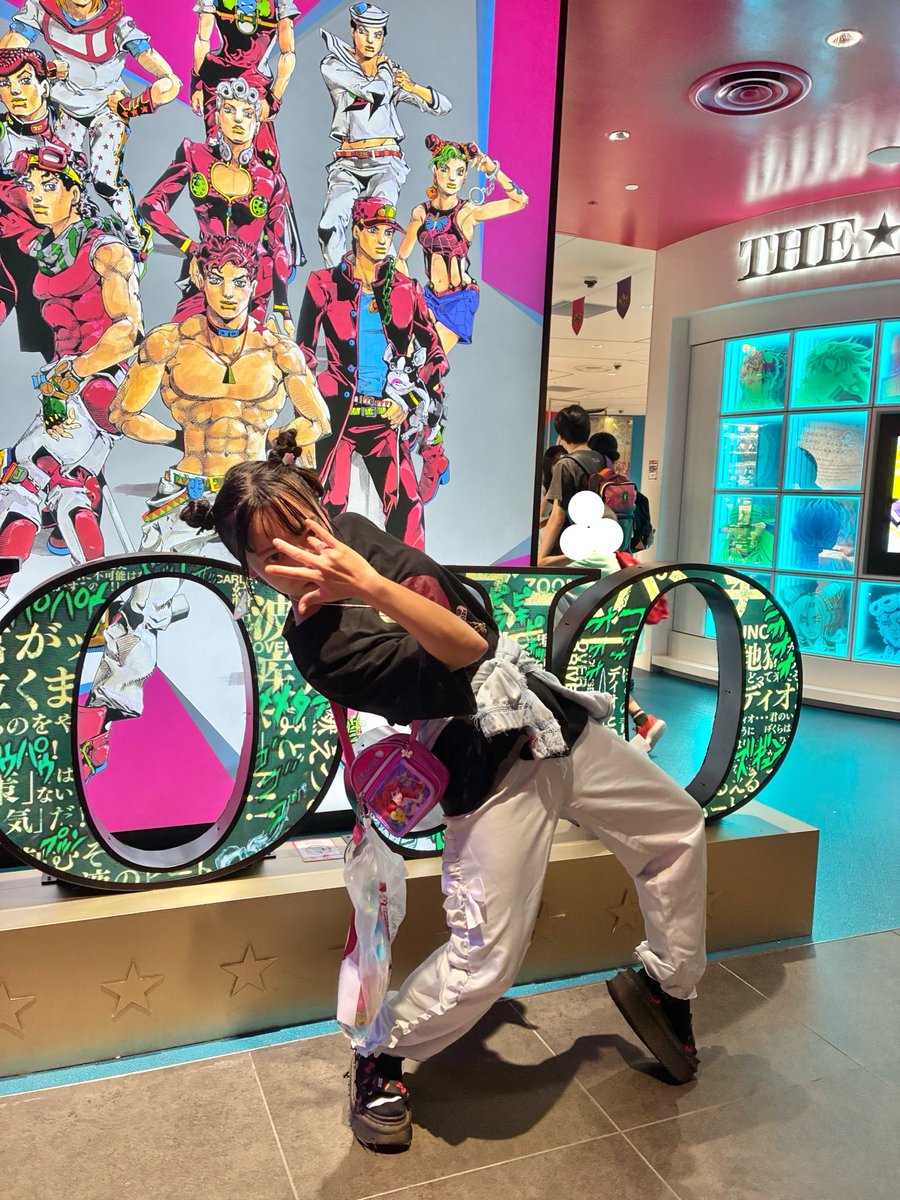 CheeryKids's tweet photo. 鋼錬とジョジョが大好きな友だちに連れ回された日。
なんかファスナーの写真を真剣に撮ってた。
楽しかった。

わたしも読んでみようかなぁ、、、、 https://t.co/A1Gs4JK0GO