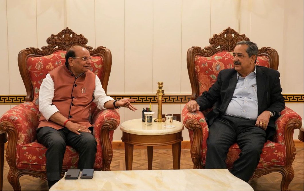 NITIAayog's tweet photo. Dr. Ashok K. Lahiri, Vice Chairperson, NITI Aayog, during his visit to Ladakh, engaged with the UT leadership, defence forces and local communities to gain a comprehensive understanding of the region’s development priorities.

He called on Shri Vinai Kumar Saxena, Lieutenant Governor of Ladakh, and held discussions on key issues and opportunities for the development of the UT. Shri Ashish Kundra, Chief Secretary, Ladakh, along with senior officials, presented the progress achieved, ongoing initiatives and key challenges in advancing the all-round development of Ladakh.

At HQ Uniform Force, Kiari, Dr. Lahiri was briefed by the Force Commander on the Indian Army’s contribution to social development and community welfare in remote border areas.

At Aspirational Block Rupshu in Changthang, he interacted with local residents and Block officials and appreciated the stalls showcasing local initiatives and products.

The visit underlined the importance of a whole-of-government and community-centric approach to advancing development in the unique and challenging terrain of Ladakh.

#Ladakh #Development #CommunityEngagement  

@PMOIndia @narendramodi @Rao_InderjitS @MIB_India @PIB_India @DDNewslive @ashoklahiribjp