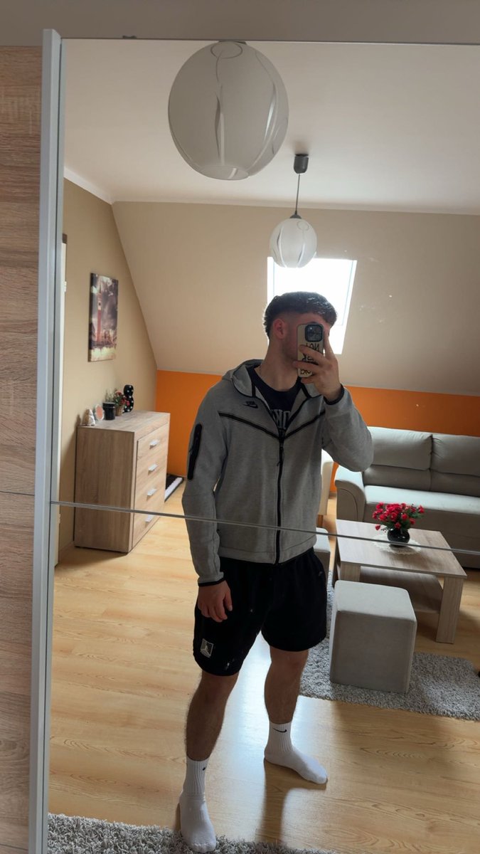 drillplll's tweet photo. Trzeba na jakieś nowe fity pokupować co myślicie? 🥷💪 #drill #poland #boy #alpha https://t.co/lcLkMXMANK