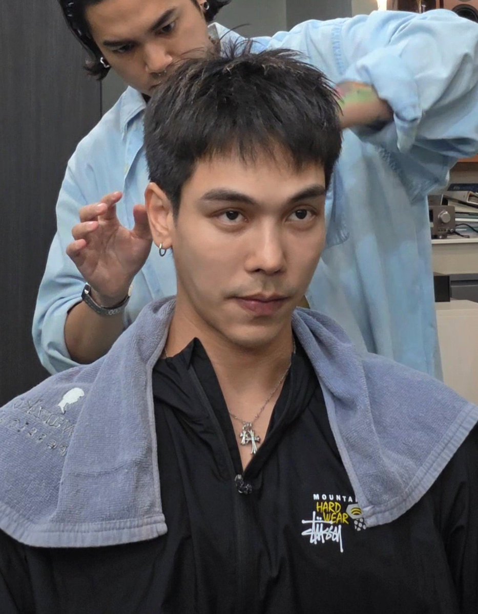 CloudDustCastle's tweet photo. ตัดหล่อๆเลยคับพี่ พอดีมีเดท #ตรีนายมีจริง https://t.co/WWEApLQ00S