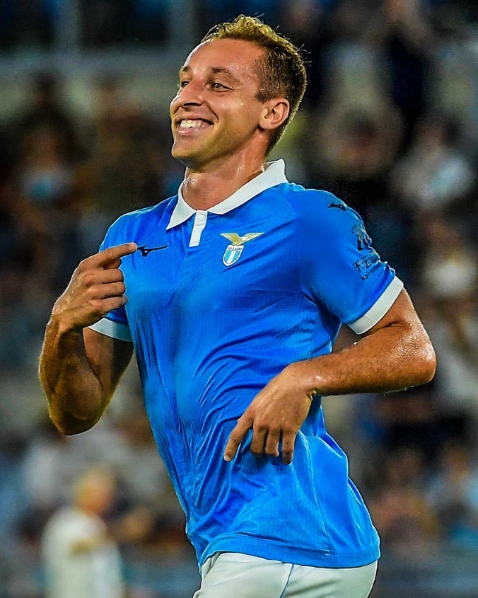 eurofootcom's tweet photo. 🚨🗣️ Davide Frattesi: "I left Inter, a team I loved with all my heart, because I wanted to take on responsibilities that I couldn't take on there. That's why I chose Lazio. At 26-years-old, it's time to take on responsibilities and show your character!" (DAZN via @marifcinter) https://t.co/Vu2IWVQPfy