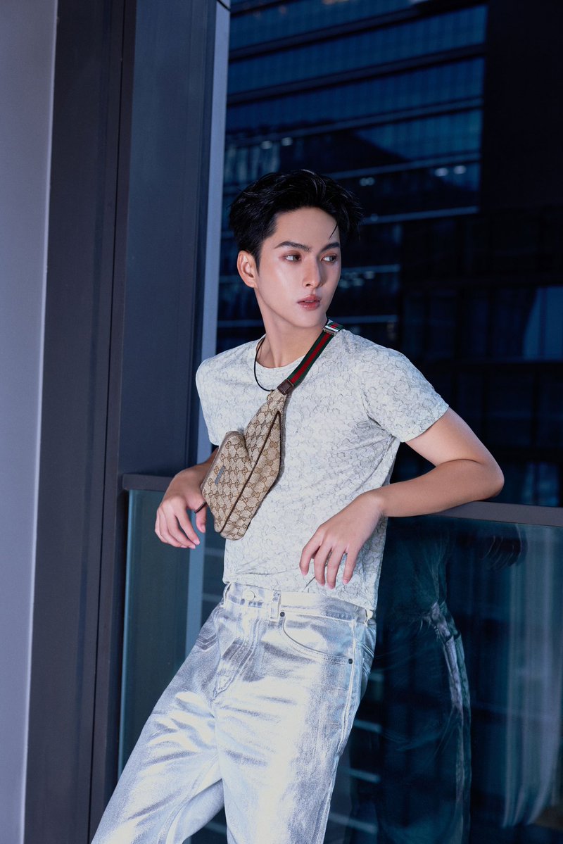 mintmag_th's tweet photo. จัดว่าคูล! เสิร์ฟคนหล่ออย่างหนุ่ม ’คอปเปอร์‘ BUS จัดเต็มลุคหล่อคอลเล็กชั่นใหม่ Gucci Primavera เฉลิมฉลองให้กับผลงานเต็มคอลเล็กชั่นครั้งแรก ภายใต้การออกแบบและวิสัยทัศน์ของ Demna พร้อมด้วยไอเท็มชิ้นใหม่ชิ้นไอคอนิก 💚

#COPPERdechawat #BUSbecauseofyouishine 
#Gucci 
#GucciPrimavera
#MintNews