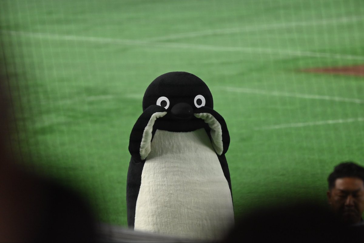 2R239's tweet photo. Suicaのペンギン泣いちゃった https://t.co/rULQ4o89Jd