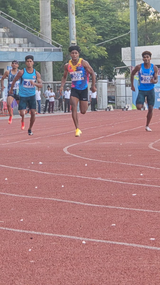 MisraSundeep's tweet photo. Neil Samraj, TN, 10.46, 100m new U 18 National Record!!!.
BRILLIANT RUN BY THE YOUNGSTER AS HE POWERED THROUGH. https://t.co/vejvHHoHTE
