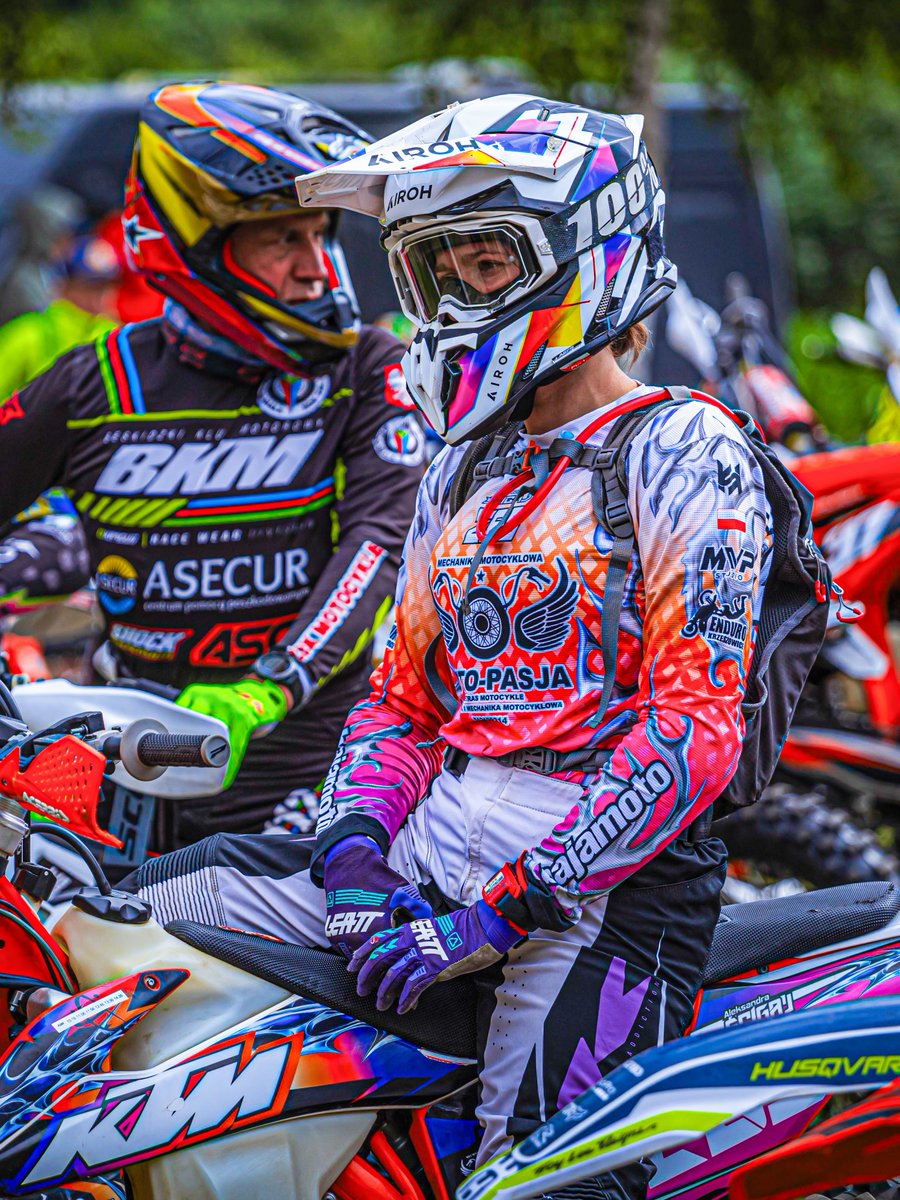 MalloryPha4s's tweet photo. This place is about to explode. The last calm breaths before the start. Photo: Racing Fast Media
Kuba Pietrasiewicz MOTO PASJA — mechanics and training
Enduro Krzeszowice
Baja Moto
KTM Shop
BKM Bielsko https://t.co/mf6BrFCWo2