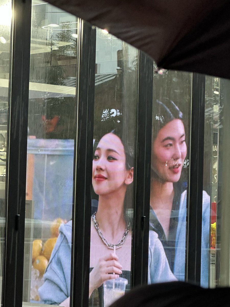 mykaeming's tweet photo. 그새 아침에 비 홀딱 맞고 힘든거 또 미화됨 https://t.co/Wbx3Qnfw6N