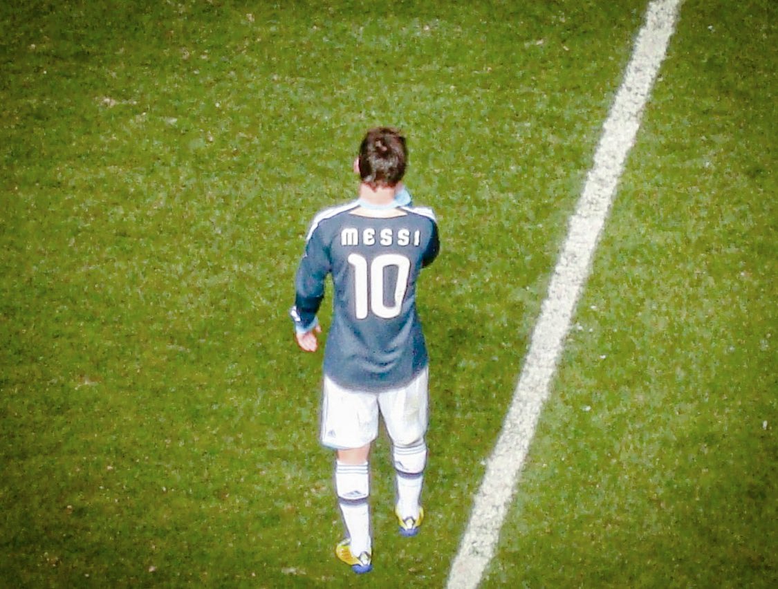 MONORRG's tweet photo. Nos diste una felicidad absoluta y tuve la fortuna de vivir grandes momentos! Gracias  Leo nuestro eterno capitán 🇦🇷🇦🇷🇦🇷🇦🇷❤️ https://t.co/IoLPi04uIi