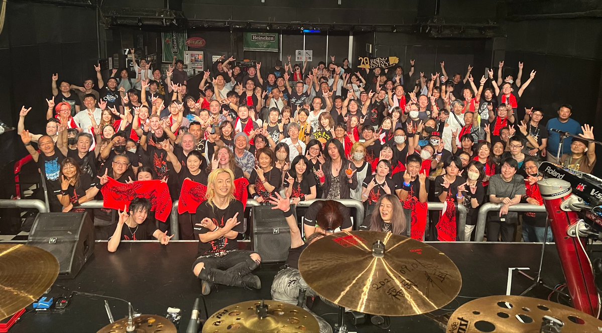 GALNERYUSOFFIC2's tweet photo. GALNERYUSツアー2026セミファイナル公演、福岡DRUM Be-1公演が無事に終了しました‼️

過去1熱い福岡公演だったと心から思える、最高な夜となりました‼️多くは語らず、来て頂いた皆さまとこの最高な気持ちを共有したいと思います🤘🏻🔥🤘🏻ありがとう‼️ https://t.co/5UWe0pxpBT