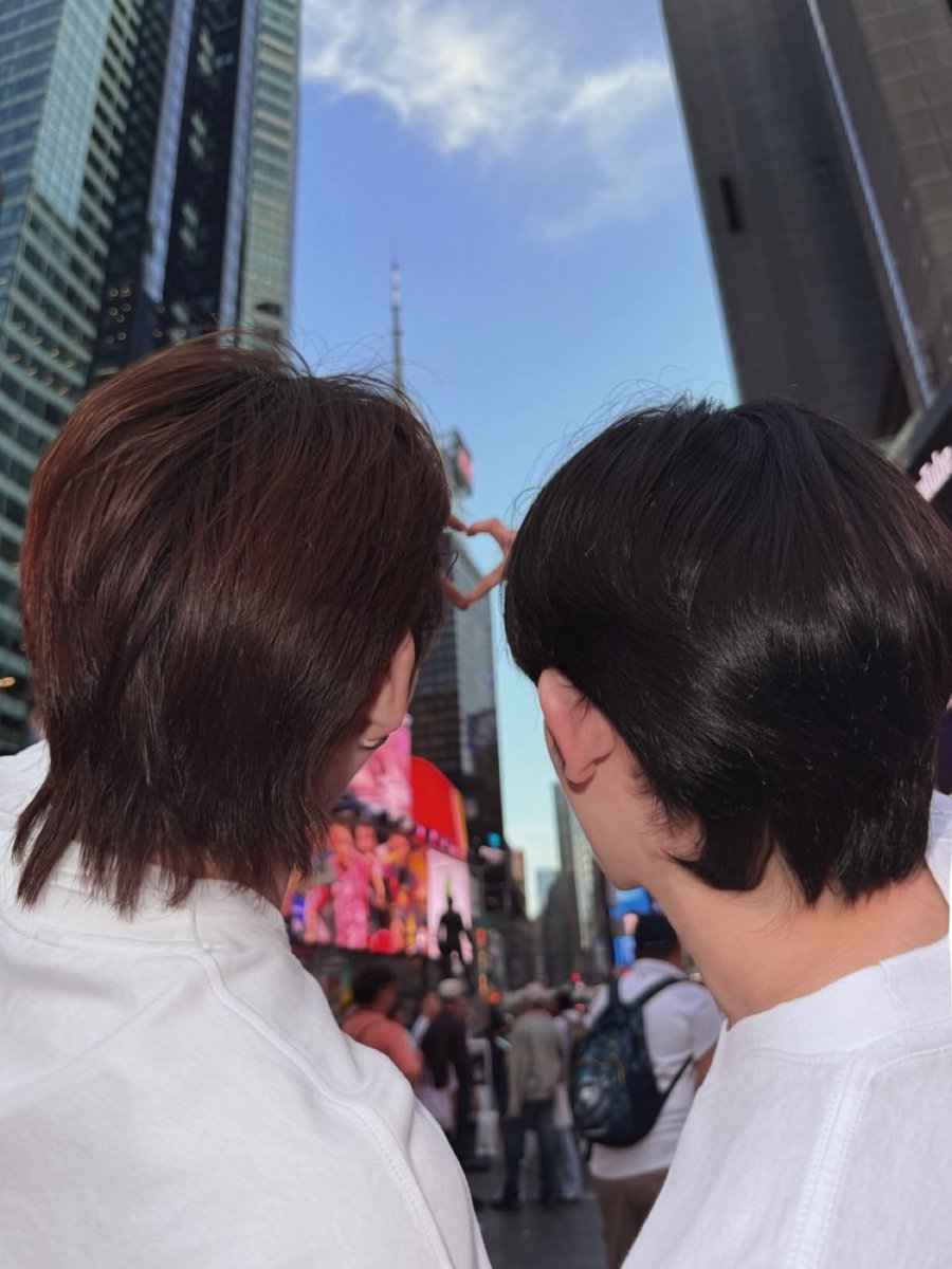 ttporva's tweet photo. new york bf https://t.co/qFeRMyLZWL