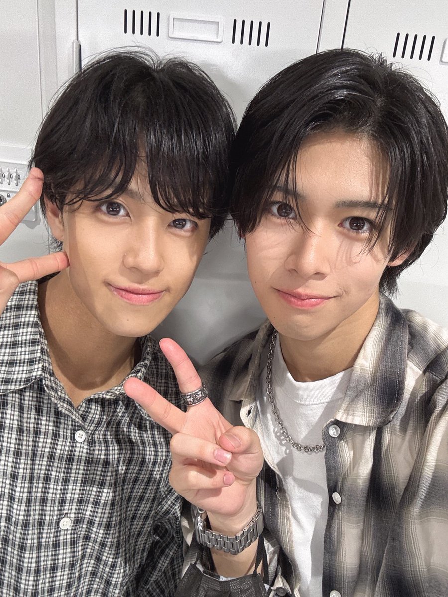 cloudten_member's tweet photo. 9月初公演本当にありがとうございました！
流星さん、とうまさん、もっくん、あいきは俺のエピ豊富すぎるからこれ以上暴露されないように気をつけないと笑
9月もよろしくね😉

#Cloudten #福田結聖 https://t.co/fQ98aZQcCq