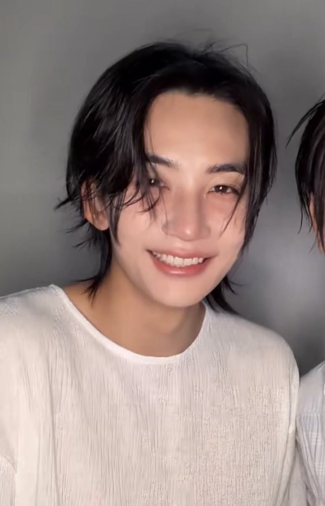 DearHani2's tweet photo. 정한이 웃는 모습이 너무 좋아서 되려 울음날 거 같애 …. 🥺🥺🥺 https://t.co/4RMGiHBC3g