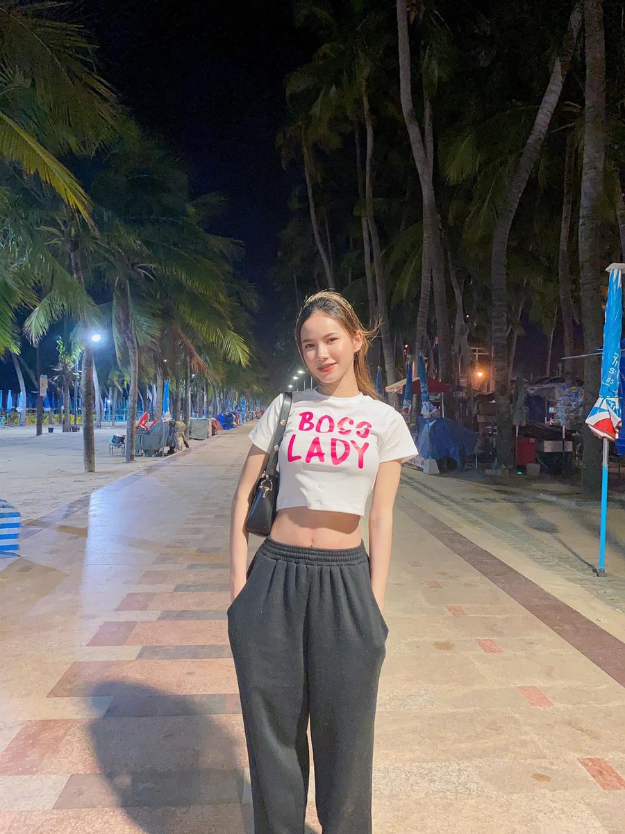 jennieee87's tweet photo. ยืนใต้ต้นมะพร้าวได้ไหม 🤣 #fwbกทม #onsกทม #เรียลชาย #เรียลหญิง https://t.co/SUXQTbqKvp