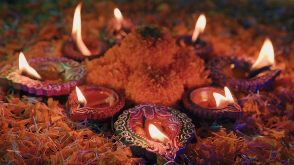 Mythology6's tweet photo. Today’s small joy: the warm glow of Diwali diyas lighting up the night, wrapping us in love and togetherness https://t.co/xYHVMkiCy1