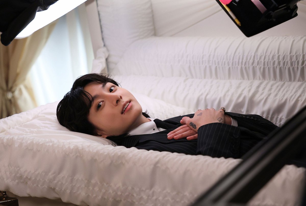 HeeEN47795058's tweet photo. 誕生日おめでとう！あ、今日はグクの誕生日だ✨って思ってその日1日なんか幸せな気持ちになれる生活を送れて幸せです☺️

いつも楽しく幸せで、好きなように過ごせる人生であってほしいです。
頑張ってくれてありがとう💜
#HAPPYJKDAY #ジョングク #HBD #JUNGKOOK https://t.co/eo2D9z5Jsz
