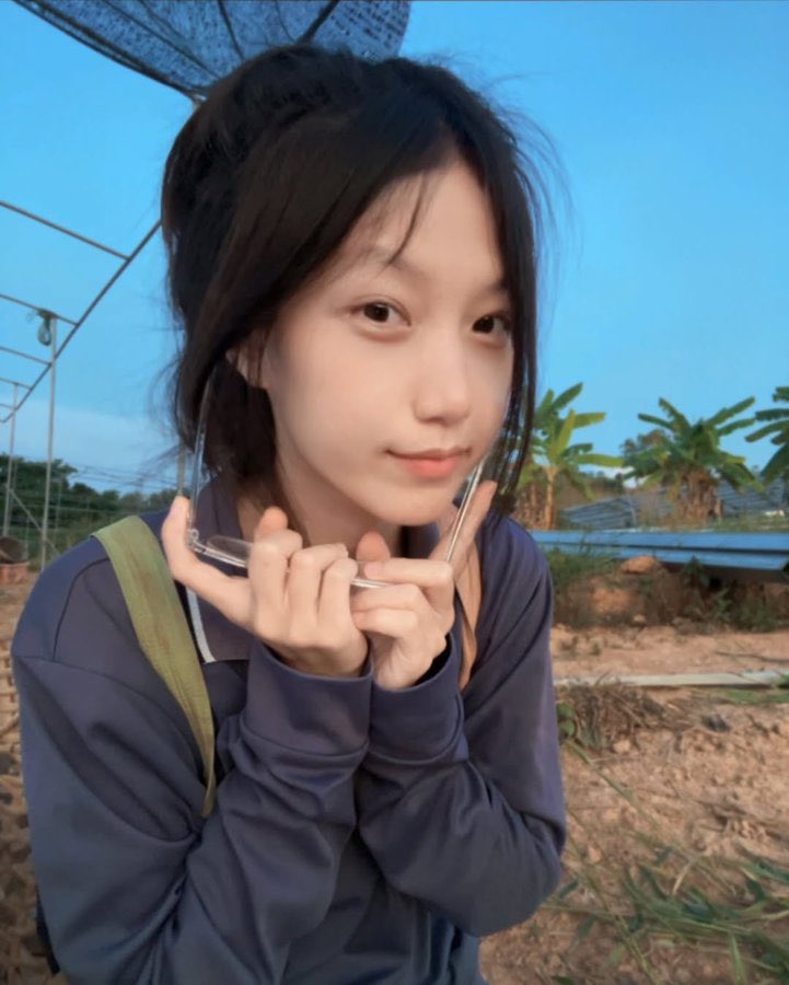 MamoyYt's tweet photo. 05 #女大 
第一次来X
这里可以找到对的人么？ https://t.co/pCxUqWl6vk