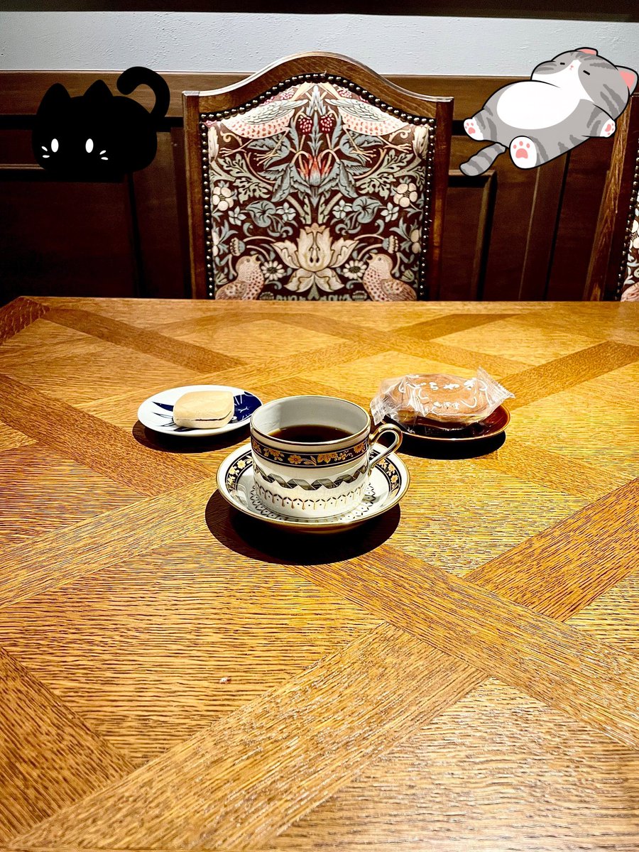 Festinalente_GK's tweet photo. 不退転の思いでいただいた「どら焼き」☕️

今月はお茶会(兼ミーティング業務)が多いので、しっかりと取り組んでまいりたい🌒🌃
#お茶の時間 #業務進行中 https://t.co/Q0g2vtL0UV