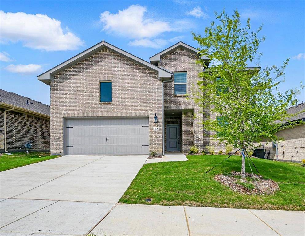GuyDFWRealtor's tweet photo. Now leasing in Howe! 🏡  PRICE REDUCED
Almost-new 4 bed, 3 bath, 2,306 sq ft home with open layout, LVP floors, modern kitchen, covered patio and fenced yard.  
Want to tour 1413 Richardson St? 
https://t.co/OIuozXMfsV  
#HoweTX #DFWRealEstate https://t.co/kuszFsYR7W