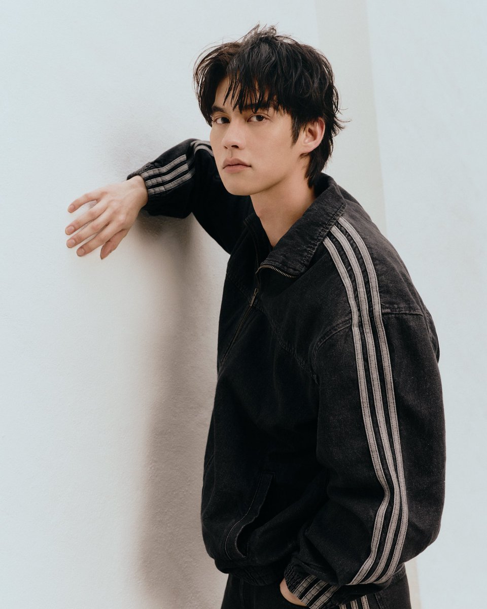 pmxvc_'s tweet photo. รูปชัดๆมาแล้วฮะ หล่อตาแตก😭😭😭

#adidasOriginals 
#adidasxBRIGHT
#bbrightvc https://t.co/mxUPPNl8g0